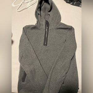 Lululemon Womens 1/4 Zip Size 4, Like New!
